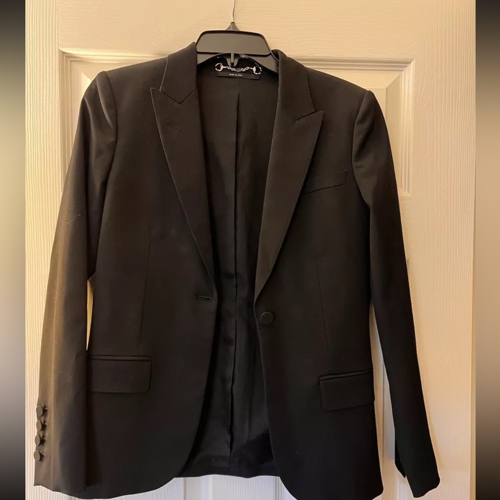 Women’s Gucci one-button blazer. Size 40